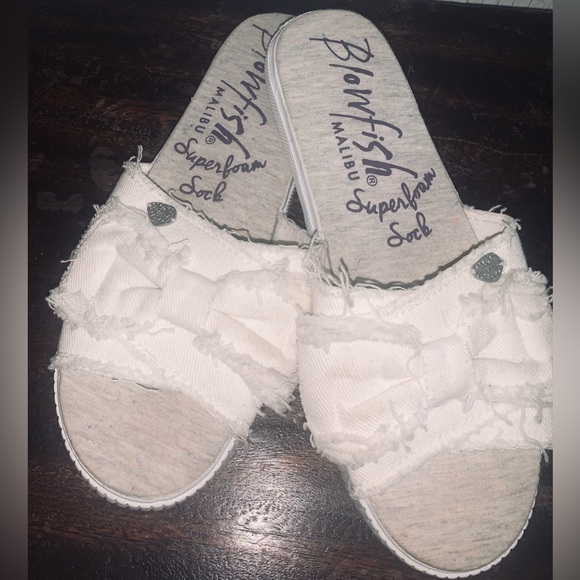 🐠Blowfish Malibu White Canvas Sandals🐠🐠🐠 - Picture 3 of 5
